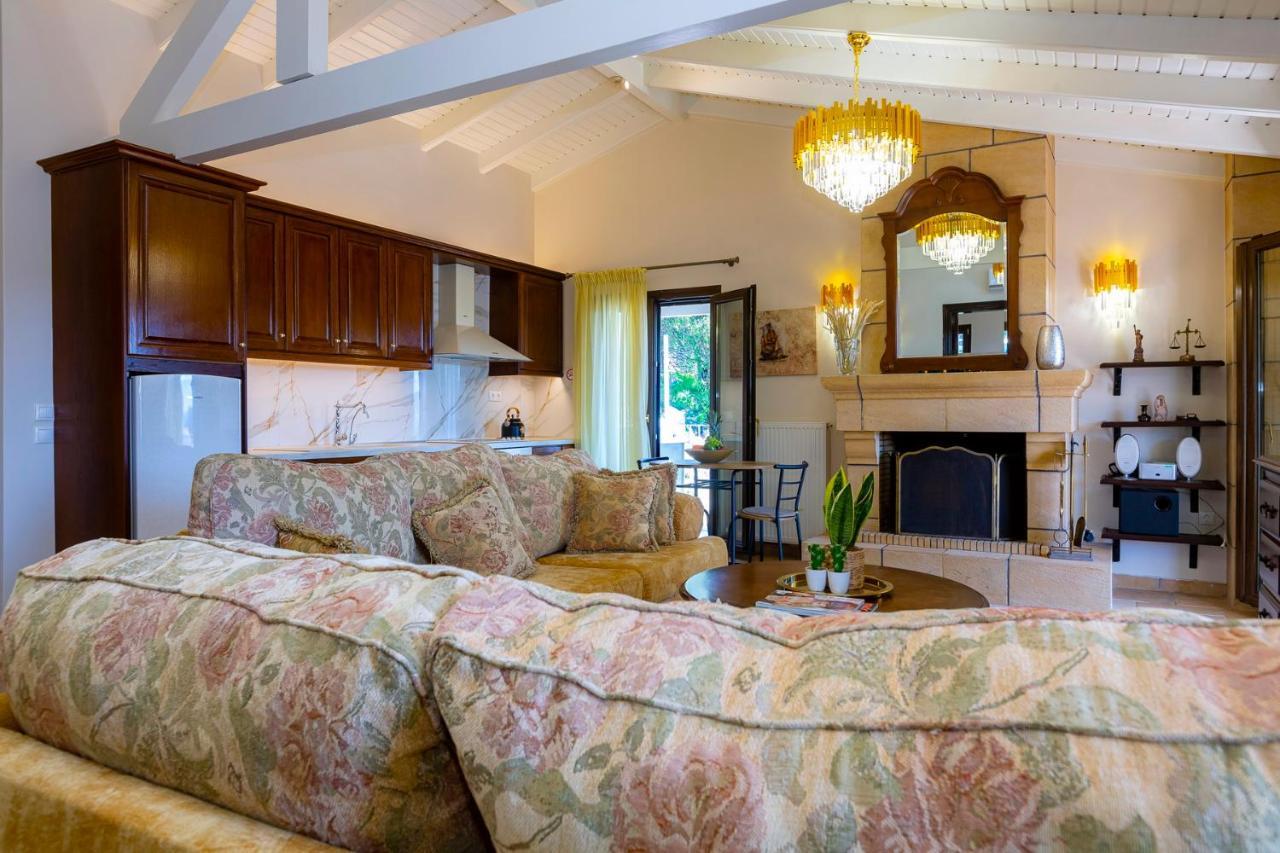 Solaris Methea- Luxury Central Villa By The Castle Kassiopi Exterior foto